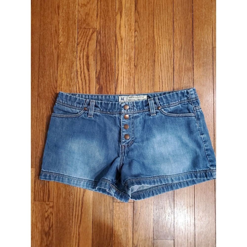 American Eagle AEO womens Sz 6 Med Wash Button Fly Denim‎ shorts shortie booty